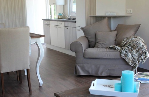 Susteren House | Stunning private villa for 4 guests with WIFI, pool, TV and terrace