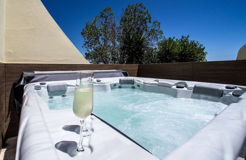 Sargacal House | Stunning private villa for 4 guests with pool, A/C, WIFI, TV and terrace