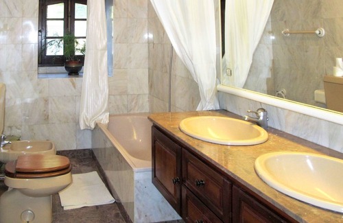 Monserrate Villa | Stunning private villa for 6 people with WIFI, private pool, TV, terrace and parking