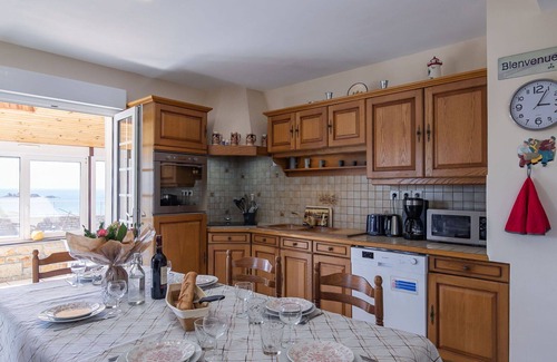 Plouarzel House | Stunning private villa for 8 guests with WIFI, TV, terrace, pets allowed and parking