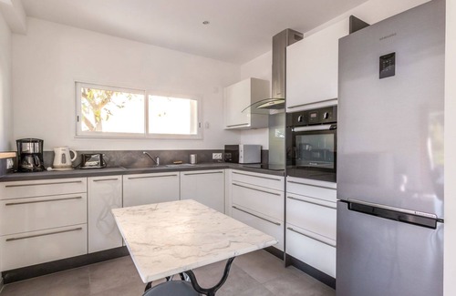 Le Mourillon Villa | Stunning private villa for 4 people with A/C, WIFI, TV, terrace and parking