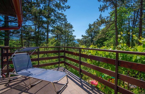 Lic House | Stunning private villa for 6 guests with hot tub, WIFI, TV, terrace and pets allowed