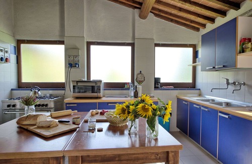 Cetona Villa | Stunning private villa for 20 people with A/C, WIFI, private pool, TV, veranda and panoramic view