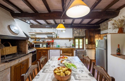 Monticiano Villa | Stunning private villa for 6 people with WIFI, private pool, TV, patio and pets allowed