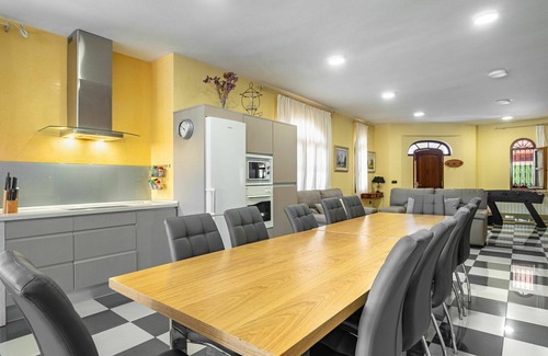 Baena Villa | Stunning private villa with hot tub, private pool, A/C, WIFI, TV, patio and pets allowed