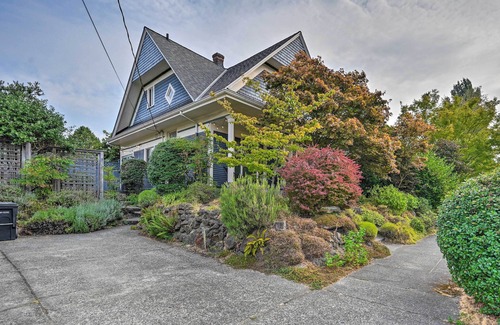 Lower Queen Anne Cottage | Stunning Queen Anne House w/Private Patio!