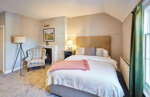 Much Wenlock Hotel | Stunning Raven Aparthotel at Much Wenlock by PureStay