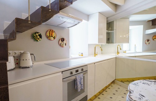 Alfama House | Stunning river view, Portuguese Soul Large Terrace in Alfama, sleeps 12