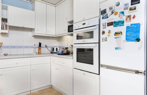 Golant House | Stunning River Views, Tranquil Split-Level House, Private Garden & Parking