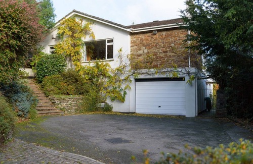 Golant House | Stunning River Views, Tranquil Split-Level House, Private Garden & Parking