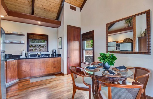 Kalaoa Cottage | Stunning, Romantic Cottage on Slope of Hualalai