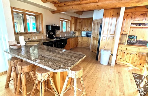 Geneva Cabin | Stunning Rustic Mountain Retreat located in a private community in Star Valley
