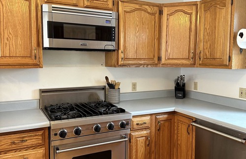 West Dover House | Stunning Single Family 4 BR 4 Bath Home in Kingswood