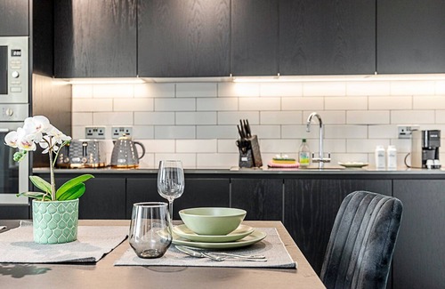 College Park and Old Oak Apartment | Stunning Studio Apartment