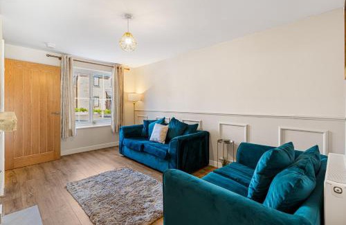 Little Hulton Apartment | Stunning & Stylish 4 Bed home in Worsley