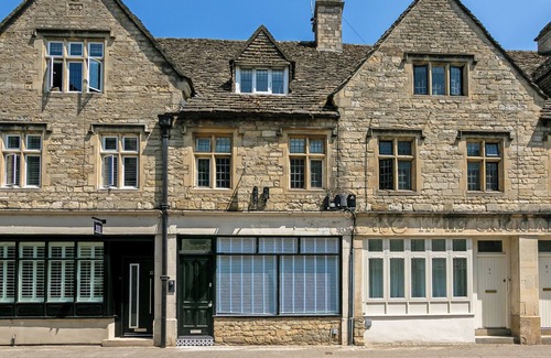 Cirencester House | Stunning Townhouse in Cirencester