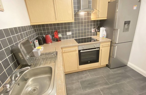 Paisley Apartment | Stunning & Very Modern 2 Bedroom Apartment (Sleeps 4) very near Paisley Centre