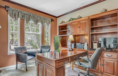 Erie House | Stunning Victorian Oasis with Privacy!