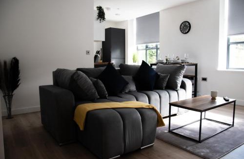 Cartworth Resort | Stunning Views 2-Bedroom Apartment in Charming Holmfirth Village, Huddersfield