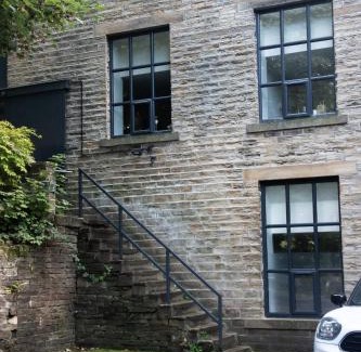 Cartworth Resort | Stunning Views 2-Bedroom Apartment in Charming Holmfirth Village, Huddersfield