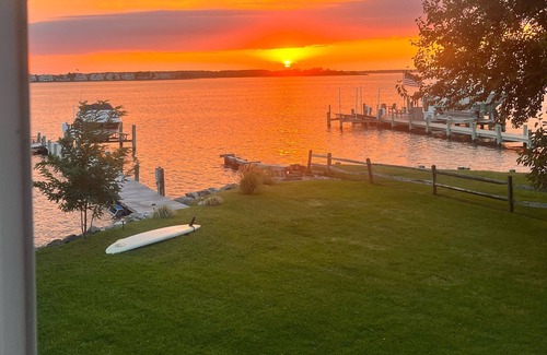 Kent Narrows House | Stunning views and Sunsets from this waterfront property -Kent Island area