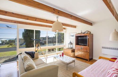 Dolphin Point House | Stunning Views - beach cottage with ocean vistas