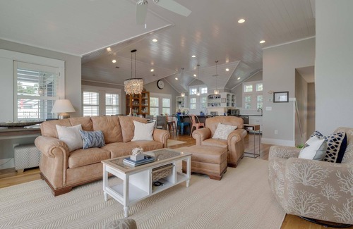 Corolla Light House | Stunning Views With Pool, Family Room, Resort Perks