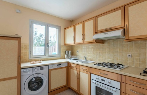 Denneville House | Stunning villa for 6 guests with WIFI, TV, terrace and pets allowed