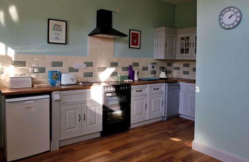 Breedon on the Hill House | Stunning villa for 4 guests with WIFI, TV and pets allowed