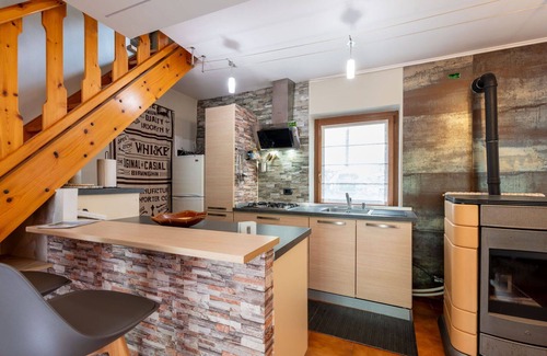 Barche House | Stunning villa for 5 guests with WIFI, TV, patio, pets allowed and parking