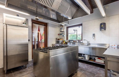 Narzole House | Stunning villa for 12 people with pool, A/C, WIFI, TV, terrace and pets allowed