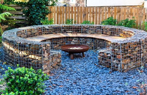 St Issey House | Stunning villa for 19 people with WIFI, hot tub, TV, terrace and pets allowed