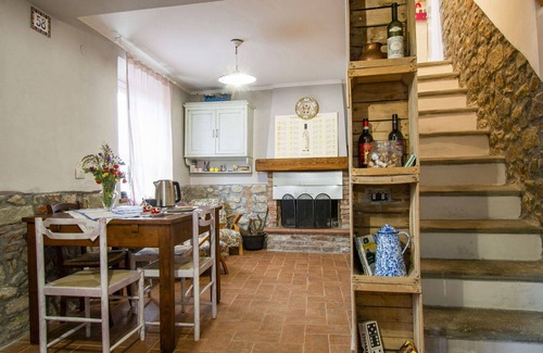 Pistoia House | Stunning villa for 2 guests with WIFI and pets allowed