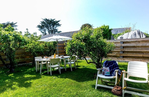 Plouescat House | Stunning villa for 4 people with WIFI, TV, pets allowed and parking