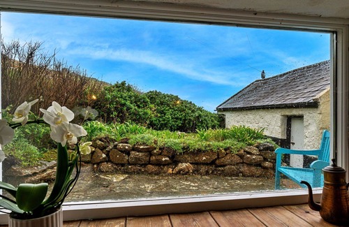 Sennen Cove House | Stunning villa for 4 people with WIFI and parking