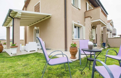 Cascine-La Croce House | Stunning villa for 6 people with WIFI, A/C, TV, patio and pets allowed