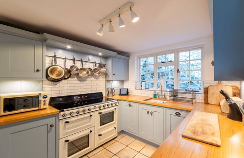 Portloe House | Stunning villa for 6 people with WIFI, TV, patio and pets allowed