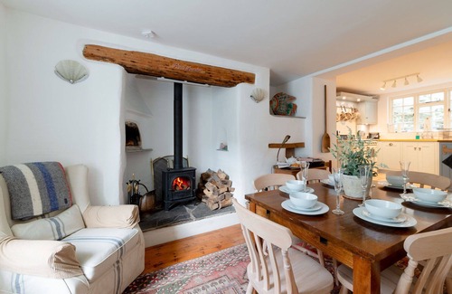 Portloe House | Stunning villa for 6 people with WIFI, TV, patio and pets allowed