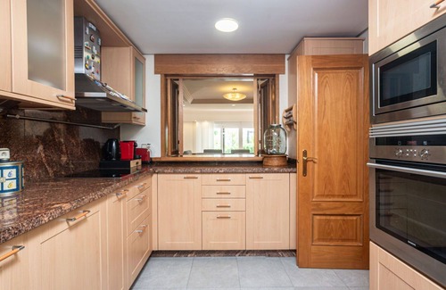 New Golden Mile House | Stunning villa for 8 guests with pool, WIFI, A/C, TV, patio and parking
