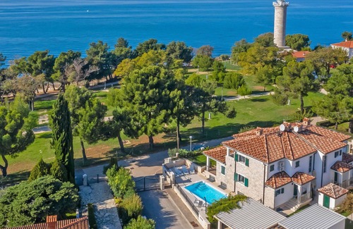 Basanija House | Stunning villa for 8 people with A/C, WIFI, private pool, TV and terrace