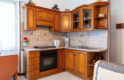 Rossi House | Stunning villa for 4 guests with TV and terrace
