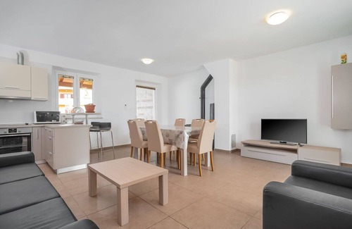 Bratulici House | Stunning villa with A/C, WIFI, private pool, TV, terrace, pets allowed and panoramic view