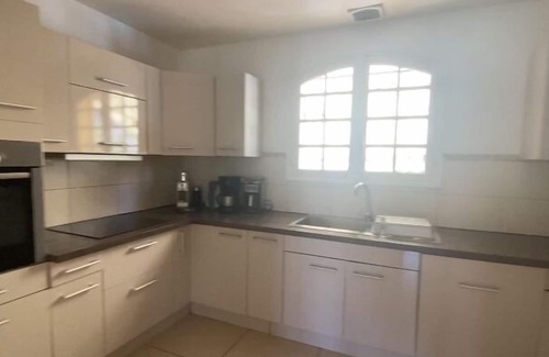 Marseillan Villa | Stunning villa with a pool - Just a 5 minute walk from the Old Town and Port