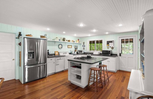 Wellfleet House | Stunning Water Views Sleeps 14!