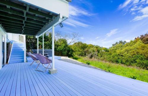 Bucklands Beach House | Stunning Waterfront Villa in Bucklands Beach