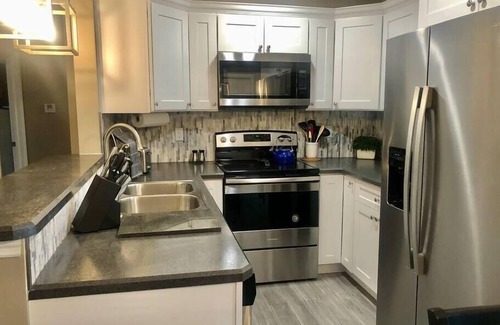 Schenectady House | Stunningly Renovated 4BED 2BTH | Prime Location📌