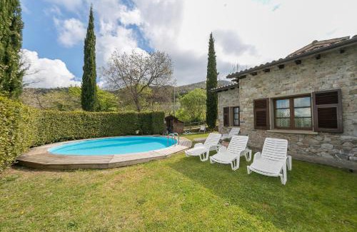 Castellina Marittima House | Stupendo rustico in pietra