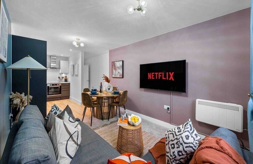 Southampton City Centre Apartment | Stylish 1 Bed Apt, Spacious Chic - Southampton