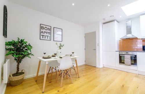 Hemel Hempstead Apartment | Stylish 1-Bed | Hemel Centre