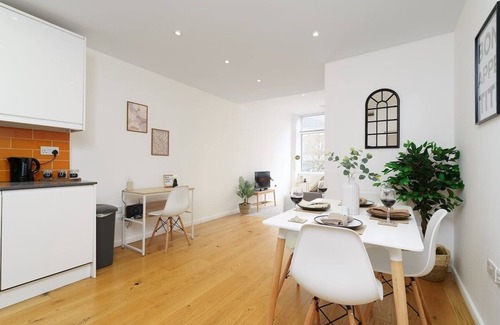 Hemel Hempstead Apartment | Stylish 1-Bed | Hemel Centre